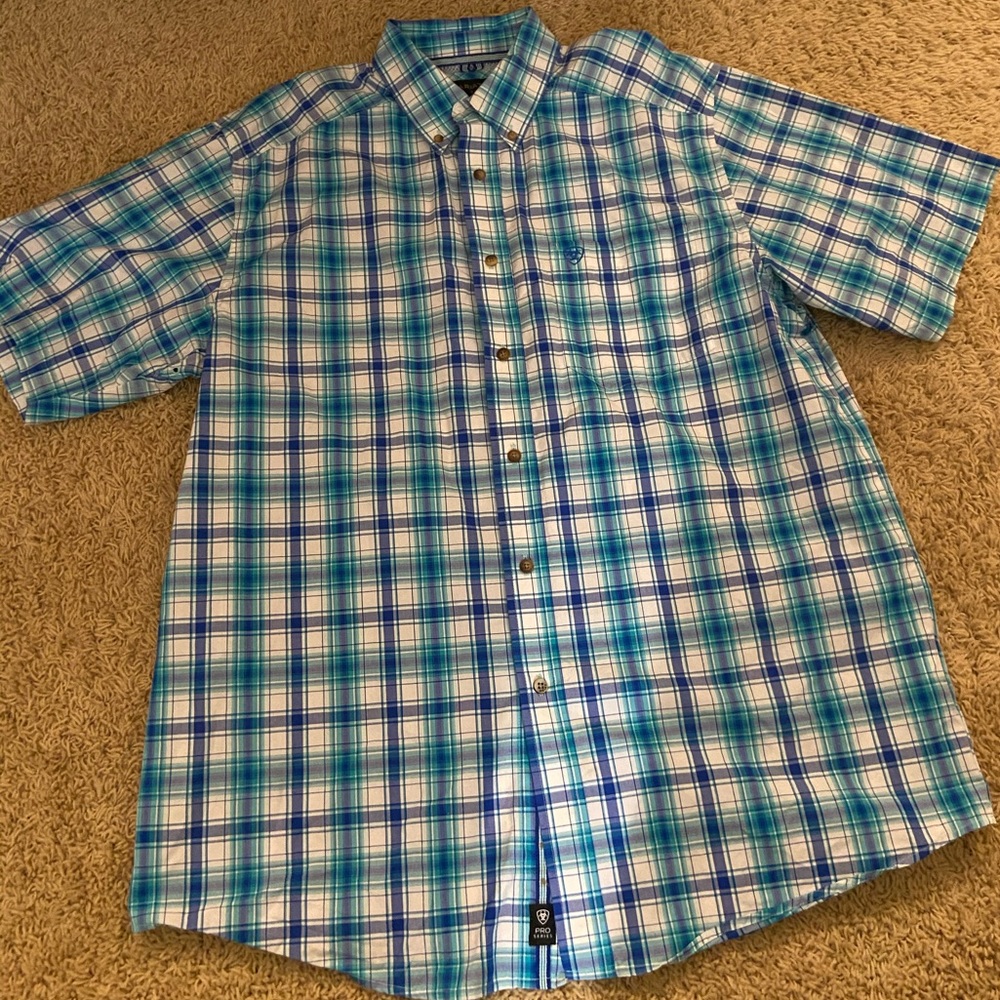 men’s short sleeve button up!!
